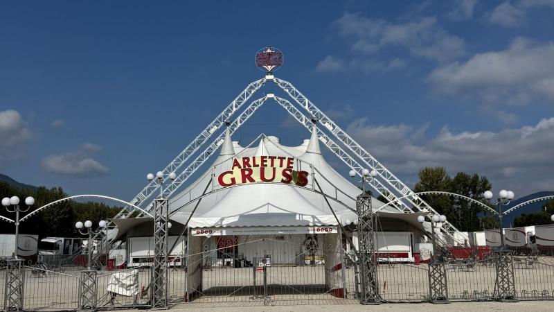 Aix-les-Bains - Le cirque Arlette Gruss installe son chapiteau